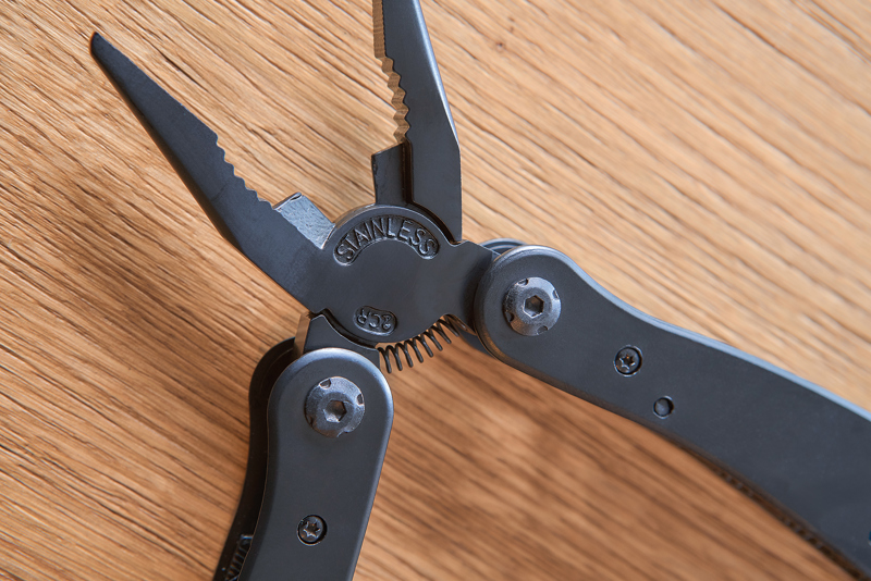 Aluminium multi-tool 1349358_001 (Black)